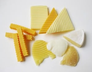 can cats eat cheese