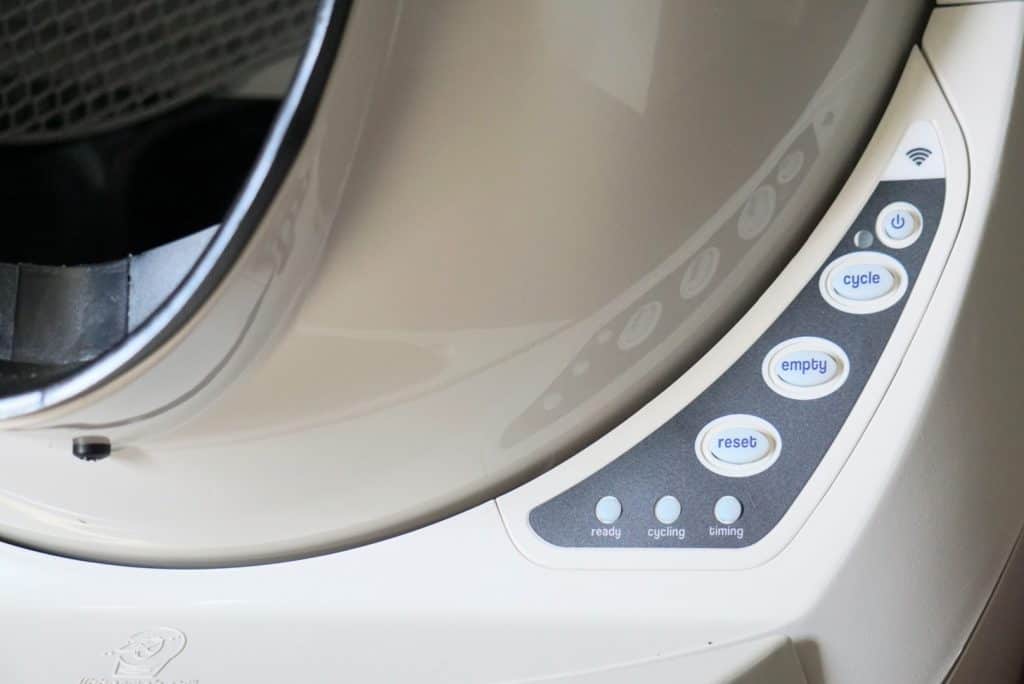 Litter-Robot III Open Air with Connect Review | Fluffy Kitty