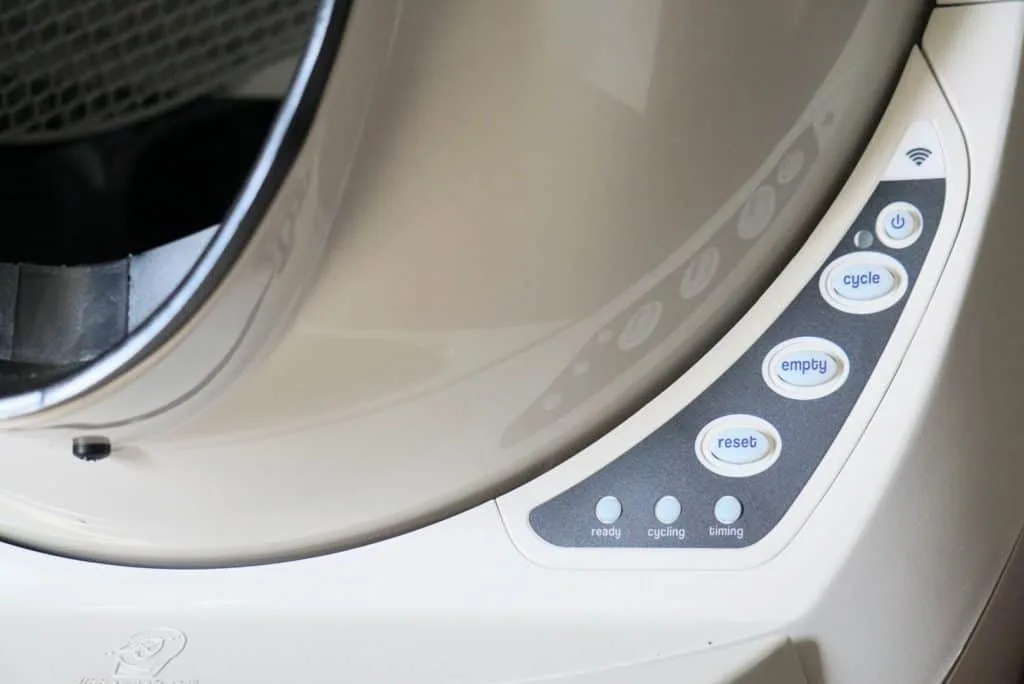 Litter-Robot III Open Air with Connect Review | Fluffy Kitty