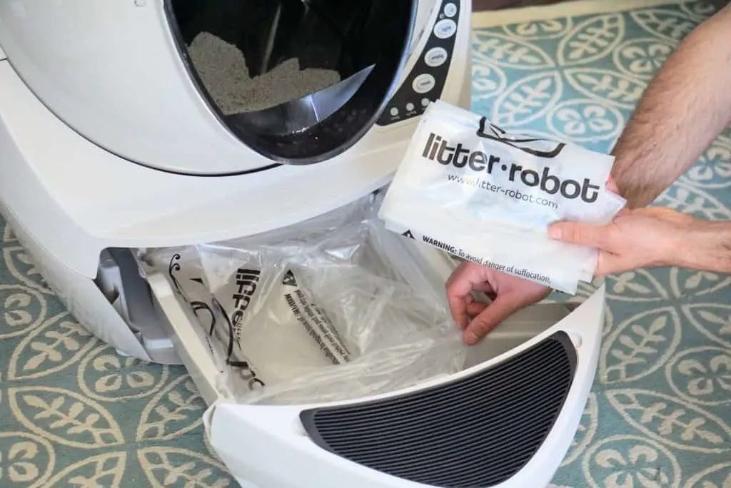 Litter-Robot III Open Air with Connect Review | Fluffy Kitty